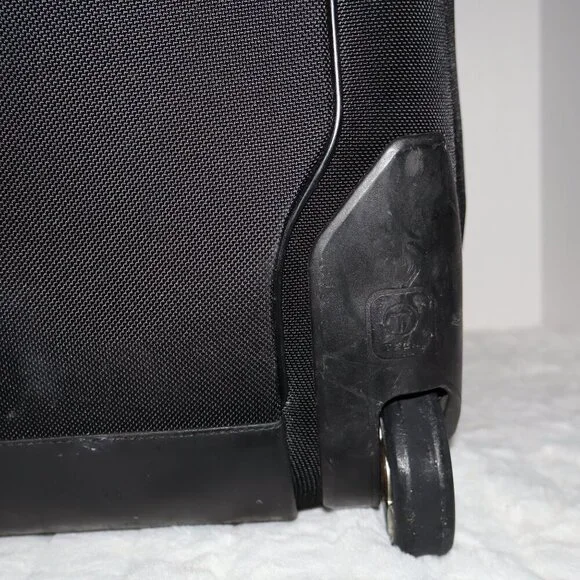 Tumi T-Tech Presidio Macarthur Wheeled Compact Laptop Briefcase Style 67102D - Picture 8 of 15